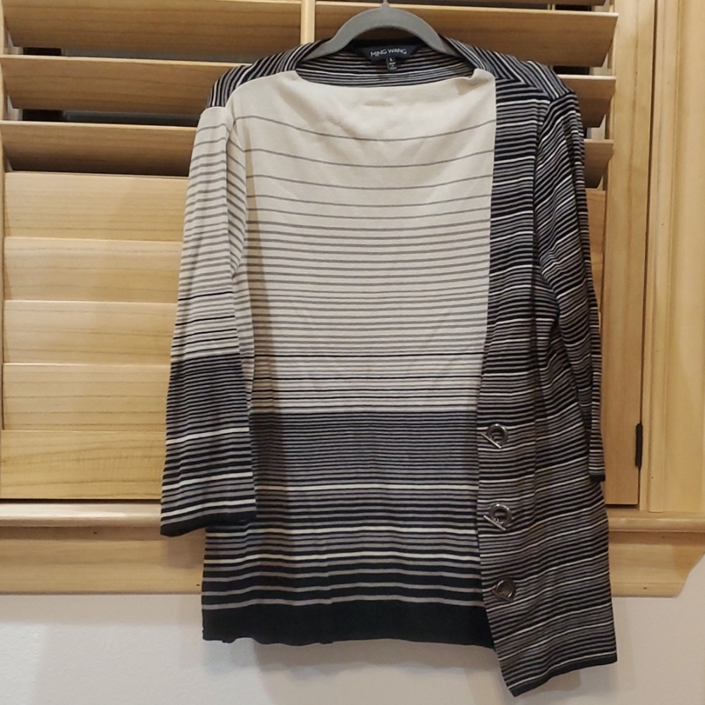 Ming Wang sweater size Large